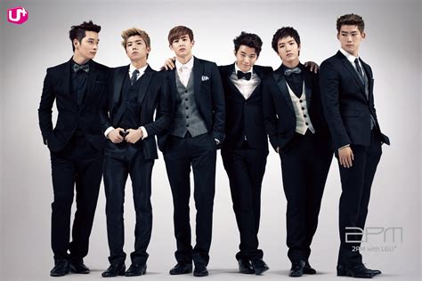 The group originally consisted in seven members, but in september 2009 the former leader jaebeom, due an internet controversy, had to resign from the group. shasabi: 2pm's members profile