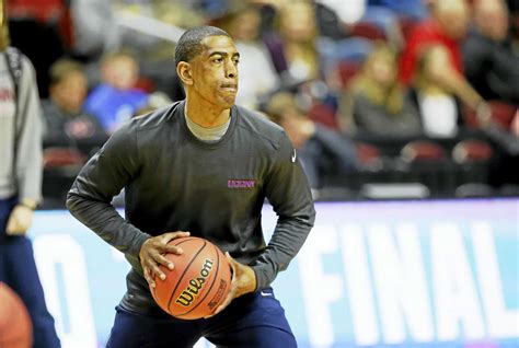 Huskies feel Kevin Ollie’s wrath at first practice