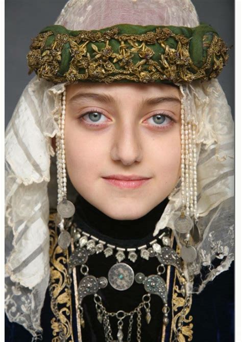 Armenian Girl Armenian Culture Taraz Armenian Clothing