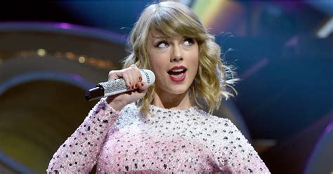 Taylor Swifts Second Delicate Music Video Popsugar Entertainment Uk