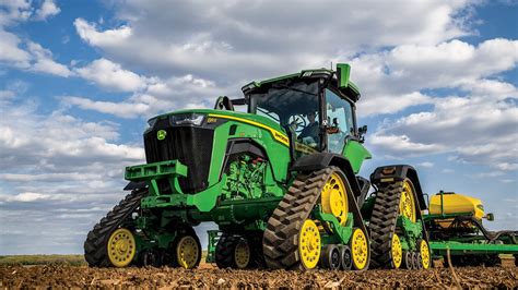 John Deere Introduces The 8rx Tractor The Industrys First Fixed Frame