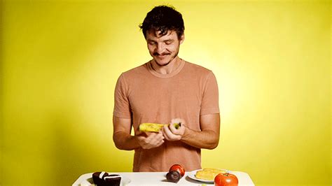 Discover and share featured pedro pascal gifs on gfycat. Ο Pedro Pascal παίρνει την εκδίκησή του και ανυπομονεί να ...