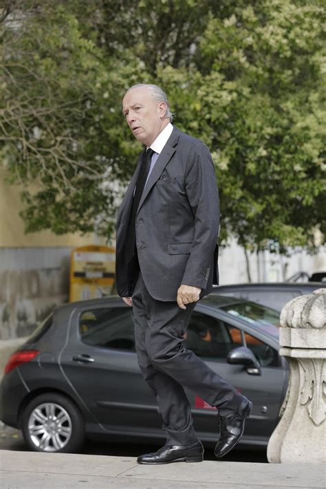 Insólito: Pedro Santana Lopes fica fora de si e abandona debate em direto
