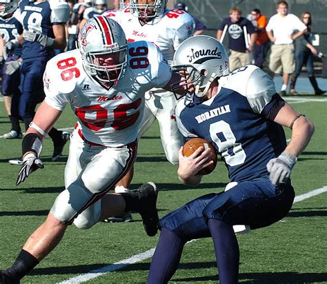 Moravian College Football Team Tops Wilkes 26 14 In Ecac Southeast Bowl