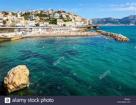Op zoek naar goedkope vluchten naar marseille? Allgemeine Ansicht des Propheten Strand in Marseille ...