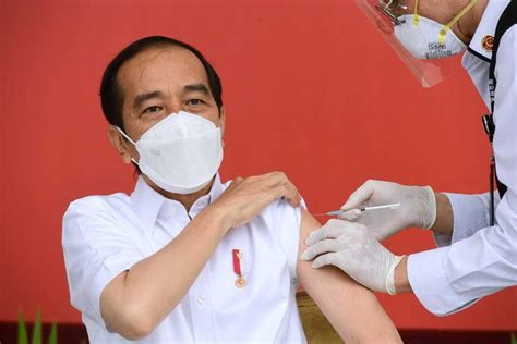 Indonesian President Gets Chinese Vaccine On Live Tv To Kick Off Southeast Asias Largest