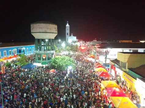 PRESIDENTE DUTRA Multidão lota Praça São Sebastião no segundo dia de