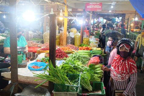 Pedagang Pasar Tradisional Di Tanjungpinang Merugi Akibat Sepi Pembeli