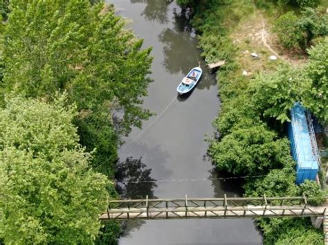 Balık miktarı her sene geçen seneyi aratıyor. Bir zamanlar balık tutulan, kurbağa sesleri gelen Riva ...