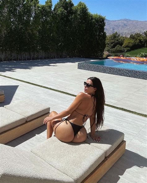 Kim Kardashian The Fappening Look In Nude Bikini Photos The