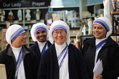 The Missionaries Of Charity Missionaries Of Charity Fashion Charity