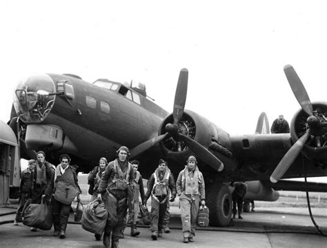 306th Bomb Group Boeing B 17g Flying Fortress Crew Returns From