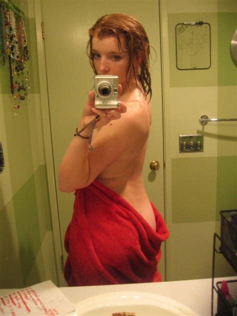 Amateur Bathroom Selfie Mega Porn Pics