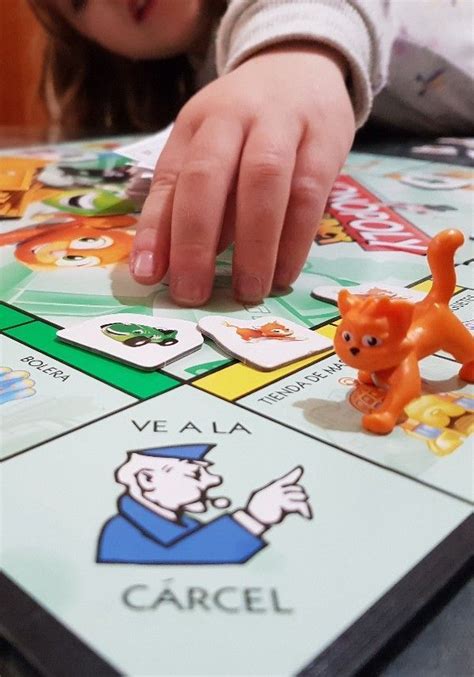 Repasamos las mejores opciones para jugar al monopoly online y retar a amigos y familiares a una partida sin salir de hacer juego monopoly casero : Pin en Juegos de mesa para Niños