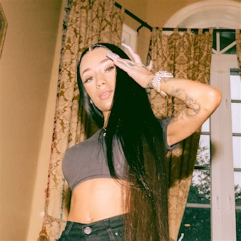 Bhad Bhabie Profile Contact Details Phone Number Instagram Twitter Talk With Celebs