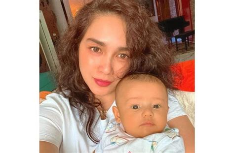 Check spelling or type a new query. Ussy Sulistiawaty Pamer Foto Masa Kecil: Mirip Saka Banget ...