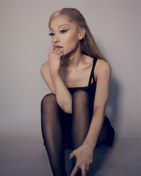 🔞recent R E M Photoshoot Ariana Grande Nude