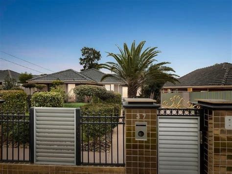 37 Fromhold Drive Doncaster Vic 3108 Au