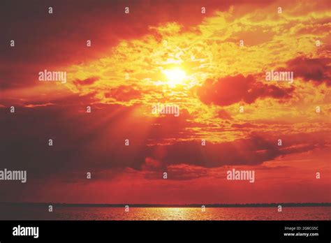 Beautiful Red Sky Over Sea Hi Res Stock Photography And Images Alamy