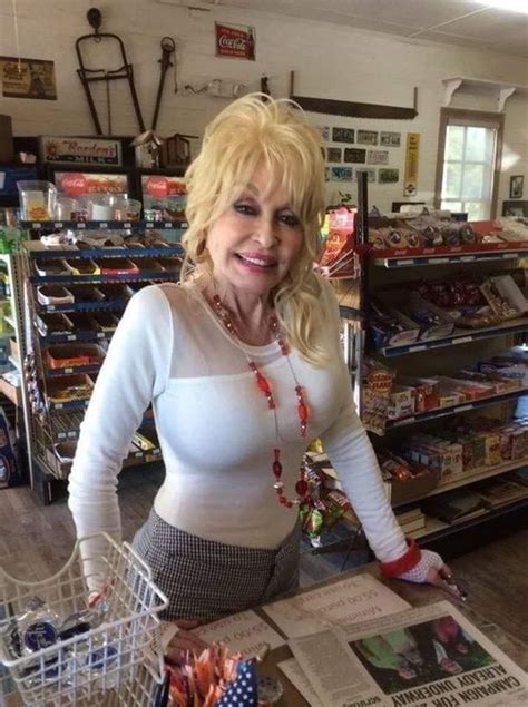 In Order To Spend More Time At Home With Her Husband Dolly Parton Has