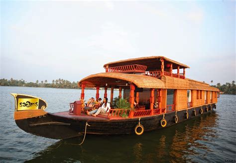Kerala Luxury Houseboat For Six People Cruising Kerala Backwaters From