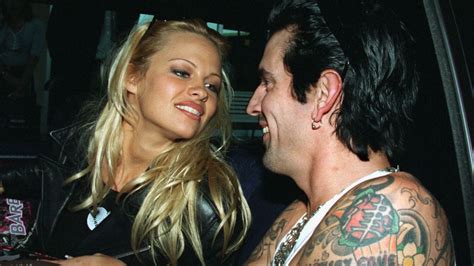 Pamela Anderson And Tommy Lee New Series Pam And Tommy And The Story Of The Ultimate Sex Tape