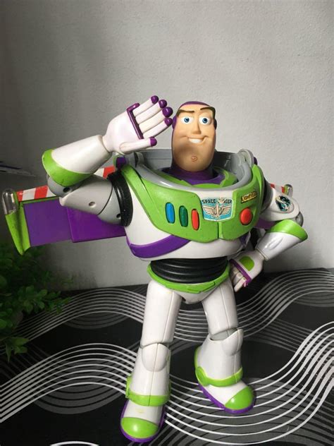 Buzz Lightyear Signature Collection Hobbies And Toys Collectibles