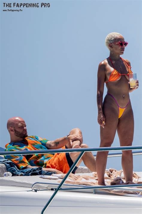 Doja Cat Exposed Her Huge Ass And Tits On The Boat 12 Photos The