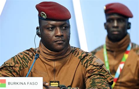 Burkina Faso Paris Suspend Toutes Ses Actions Daide Au