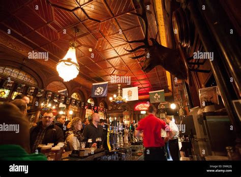 Pub The Stags Head Dame Court Dublin Ireland Stock Photo Alamy