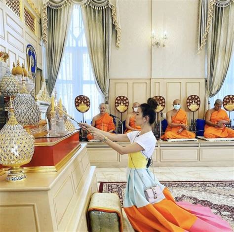 คริส หอวัง สูญเสียคุณพ่อ หัวใจวาย สวดพระอภิธรรมพรุ่งนี้ บันเทิง 8 พ.ค. คริส หอวัง นำทีมเหล่าคนบันเทิง ร่วมทำบุญวันเกิด ครบรอบ 40 ปี