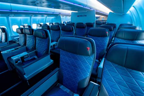 Share your travel photos using #delta. Delta neemt Airbus A330-900 in dienst en toont de cabine ...