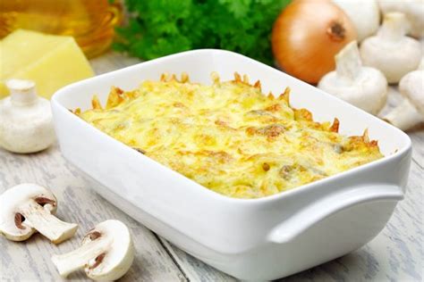 Kohlrabi und kartoffeln schälen und in dünne scheiben schneiden. Kartoffel-Kohlrabi-Auflauf - Rezept | GuteKueche.de