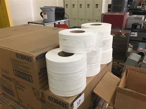 Lot Of Commercial Toilet Paper Rolls Global Surplus November K Bid