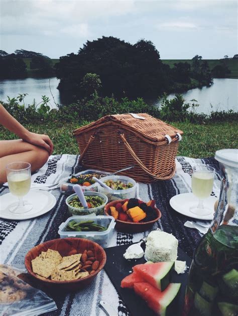 ⋅ essen ideen picknick picknickrezepte die besten ideen und tipps lecker ~ picknickrezepte einfache und schnelle ideen perfekt für ein f. Summer picnic by the lake ~ time to reflect ~ leave no ...