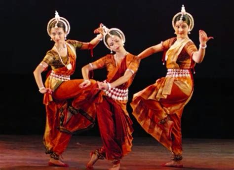 Top Baru Traditionnal Bollywood Dance Motif Terbaru