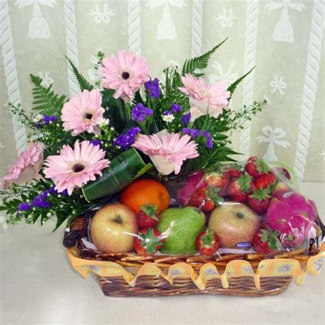 Fruit Baskets And Fresh Fruits Baskets Fruit And T Baskets