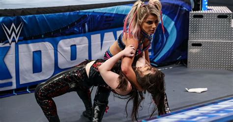 Alexa Bliss Channels Her Inner Fiend On SmackDown TheSportster