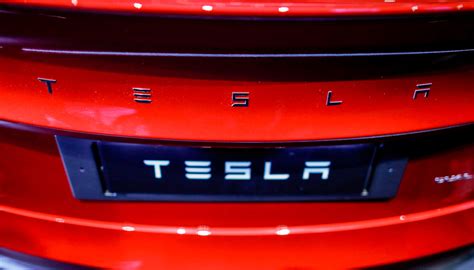 Tesla Ha Richiamato Oltre 2 Milioni Di Auto Col Pilota Automatico