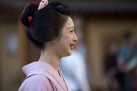 Miyagawacho, now #34 | Kimono japan, Geisha, Traditional dresses