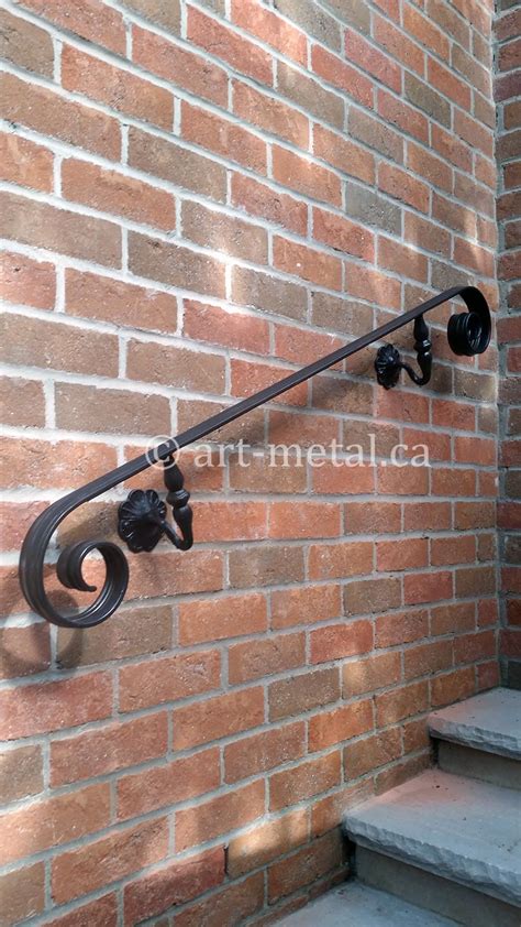 Handrail size and shape are a very controversial area within stair code. Stair Balusters and Handrail Height According to the Ontario Code