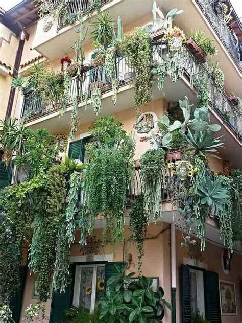 Top 20 Spectacular Balcony Gardens That You Must See Architecture