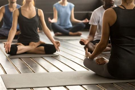 12 Disadvantages And Risks Of Yoga What You Need To Know Activif