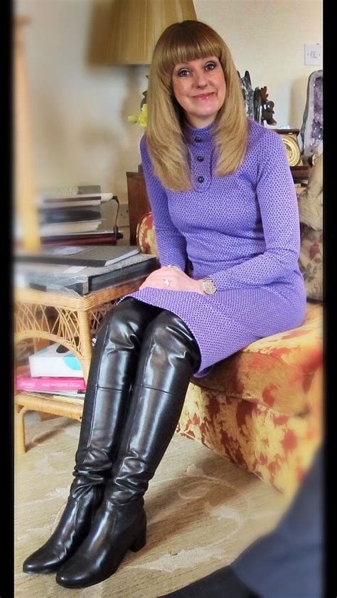 Pin By Juana Pérez On 16072017 Leather Boots Outfit Dress With Boots