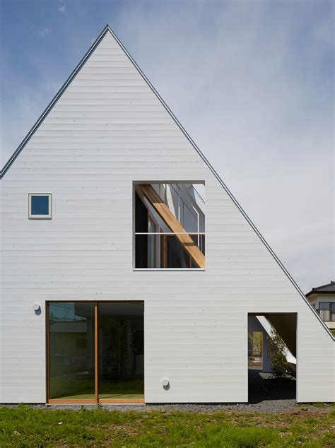 Back In Vogue 10 Homes With Steeply Pitched Roofs