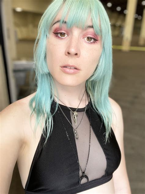 Tw Pornstars 1 Pic 🖤🏳️‍⚧️🖤gwyndoline Moon🖤🏳️‍⚧️🖤 Twitter Local Goth Girl Goes Outside More