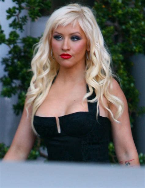 Christina Aguilera Showing Her Boobs In Lingerie Porn Pictures Xxx