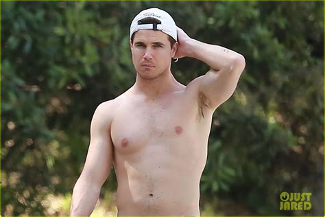 Robbie Amell Goes Shirtless For Afternoon Hike Photo Robbie