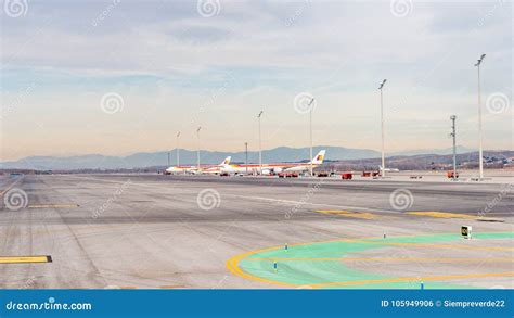 Barajas International Airport Madrid Editorial Photo Image Of Modern