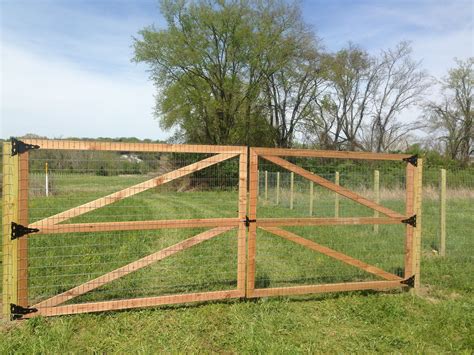 How many fence post needed to fence 18 meters? hard wire fencing - Google Search | Welded wire fence ...